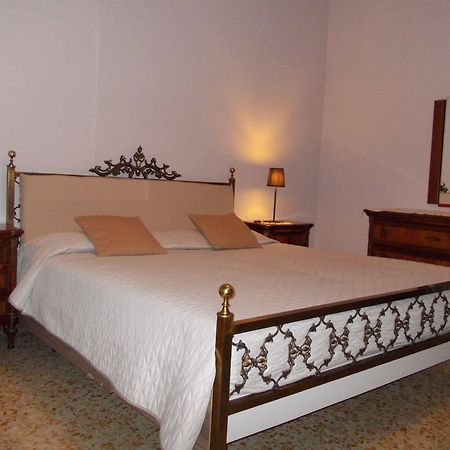 טרוויסו Travellers Lodge Bed & Rooms מראה חיצוני תמונה