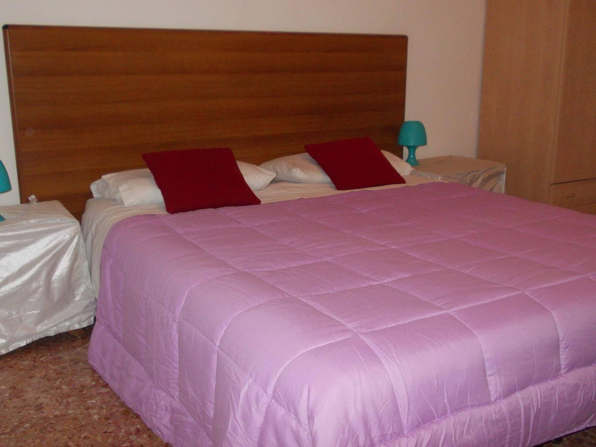 טרוויסו Travellers Lodge Bed & Rooms מראה חיצוני תמונה