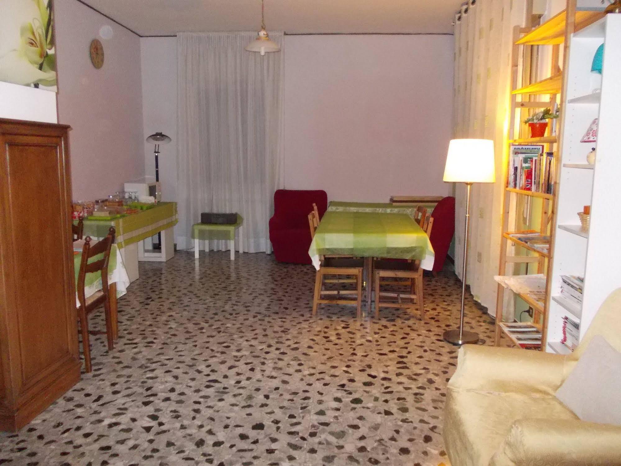 טרוויסו Travellers Lodge Bed & Rooms מראה חיצוני תמונה